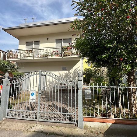 Villa Rita - Agenzia Cocal Каорле Екстериор снимка